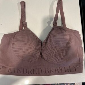 Kindred bravely pumping/nursing bra